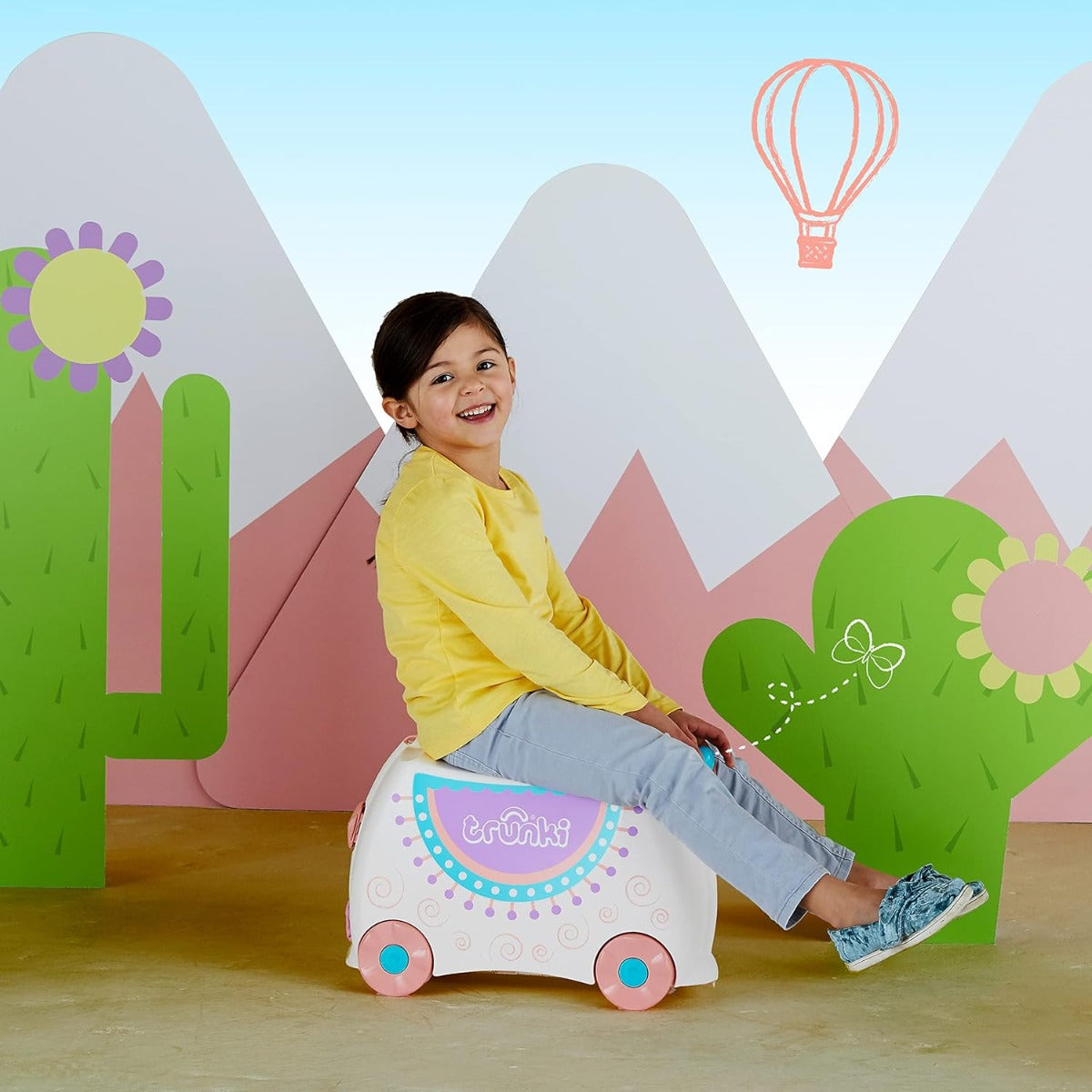 Trunki Ride on Luggage - Lola the Llama