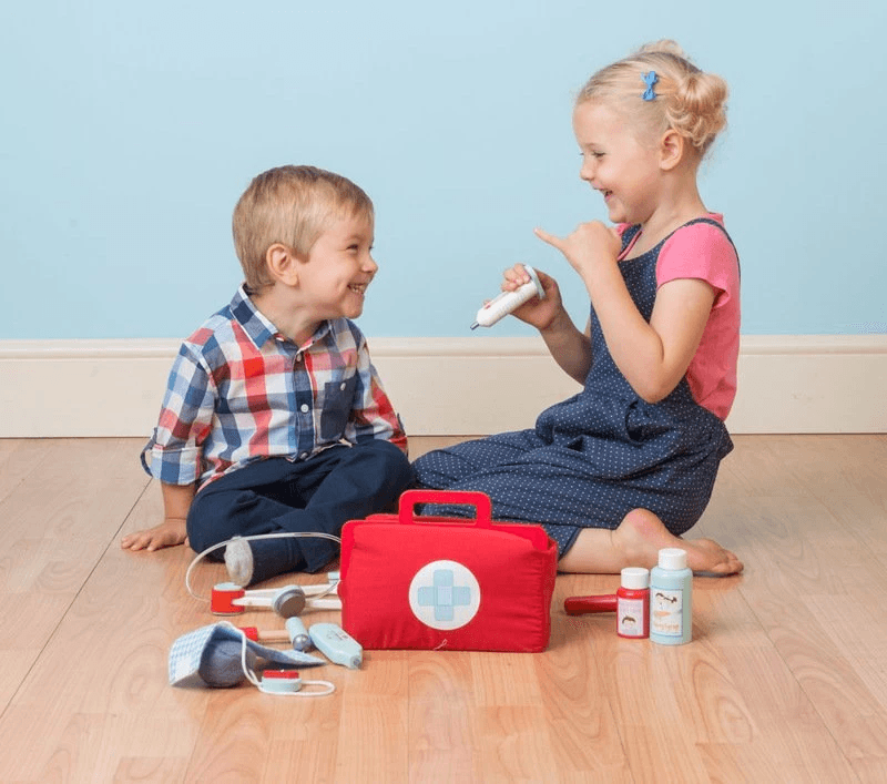 Le Toy Van Doctor's Set