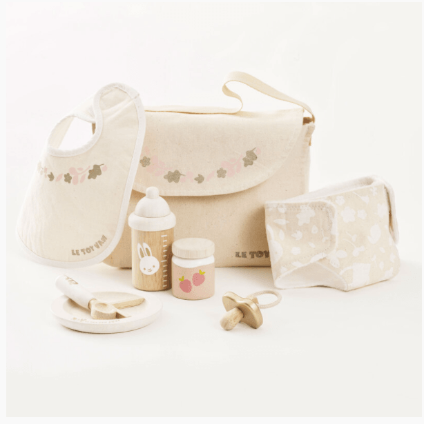 Le Toy Van Doll Nursing Set
