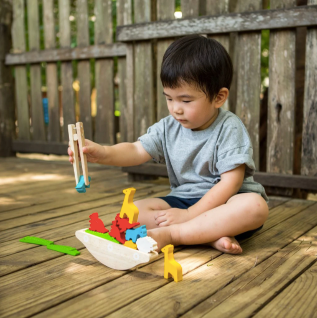 PlanToys Balancing Boat
