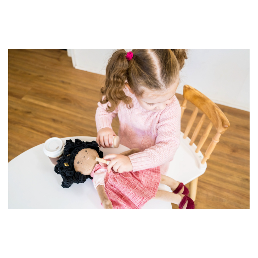 Le Toy Van Doll Nursing Set