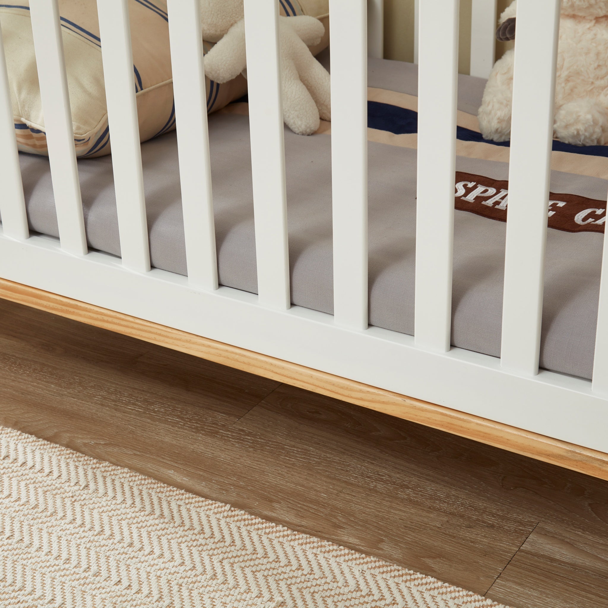 Joy Baby Mia Cot and 7 Drawer Change Table Package