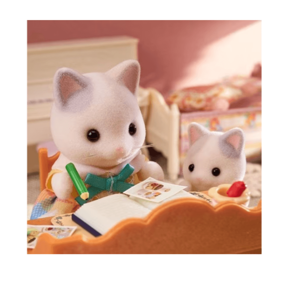 Sylvanian Families Latte Cat Family