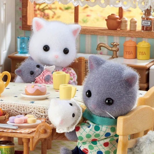 Sylvanian Families Persian Cat Family