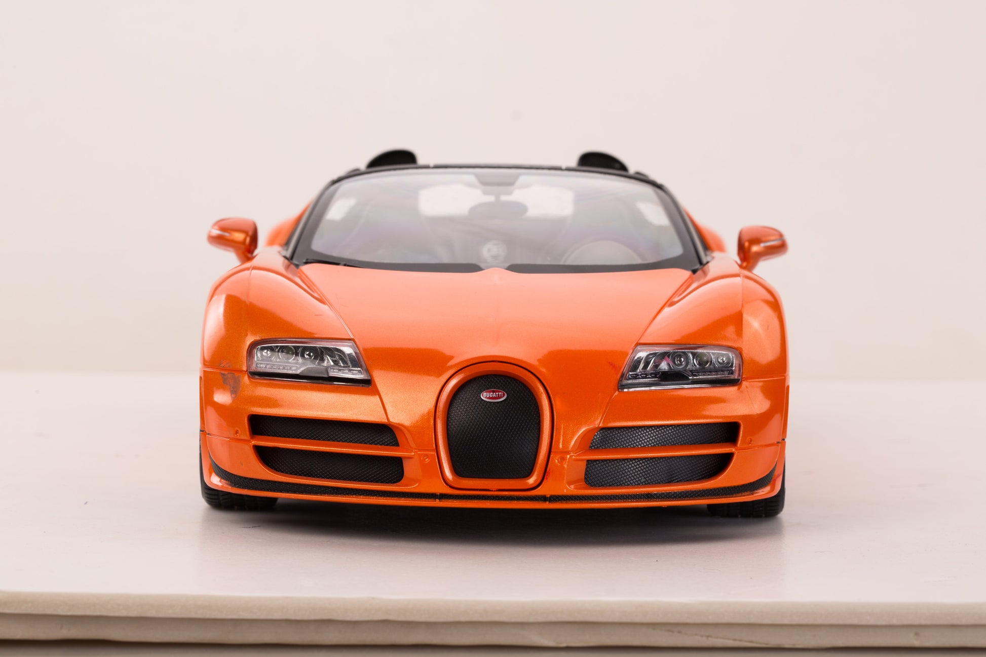 Rastar Licensed 1:14 Radio Control Car - Bugatti Veyron