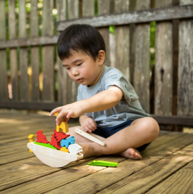 PlanToys Balancing Boat