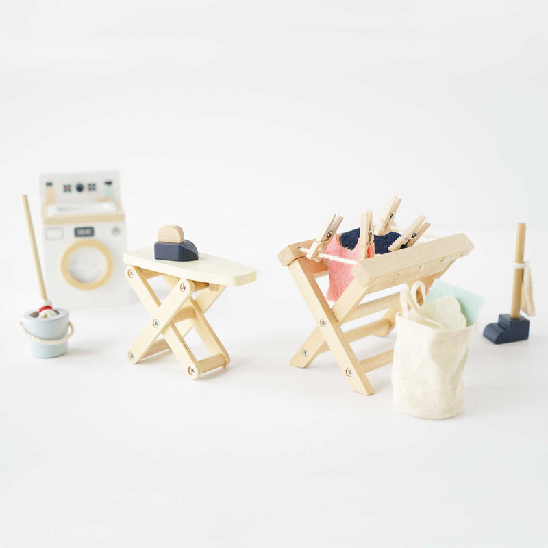 Le Toy Van Laundry Room Set