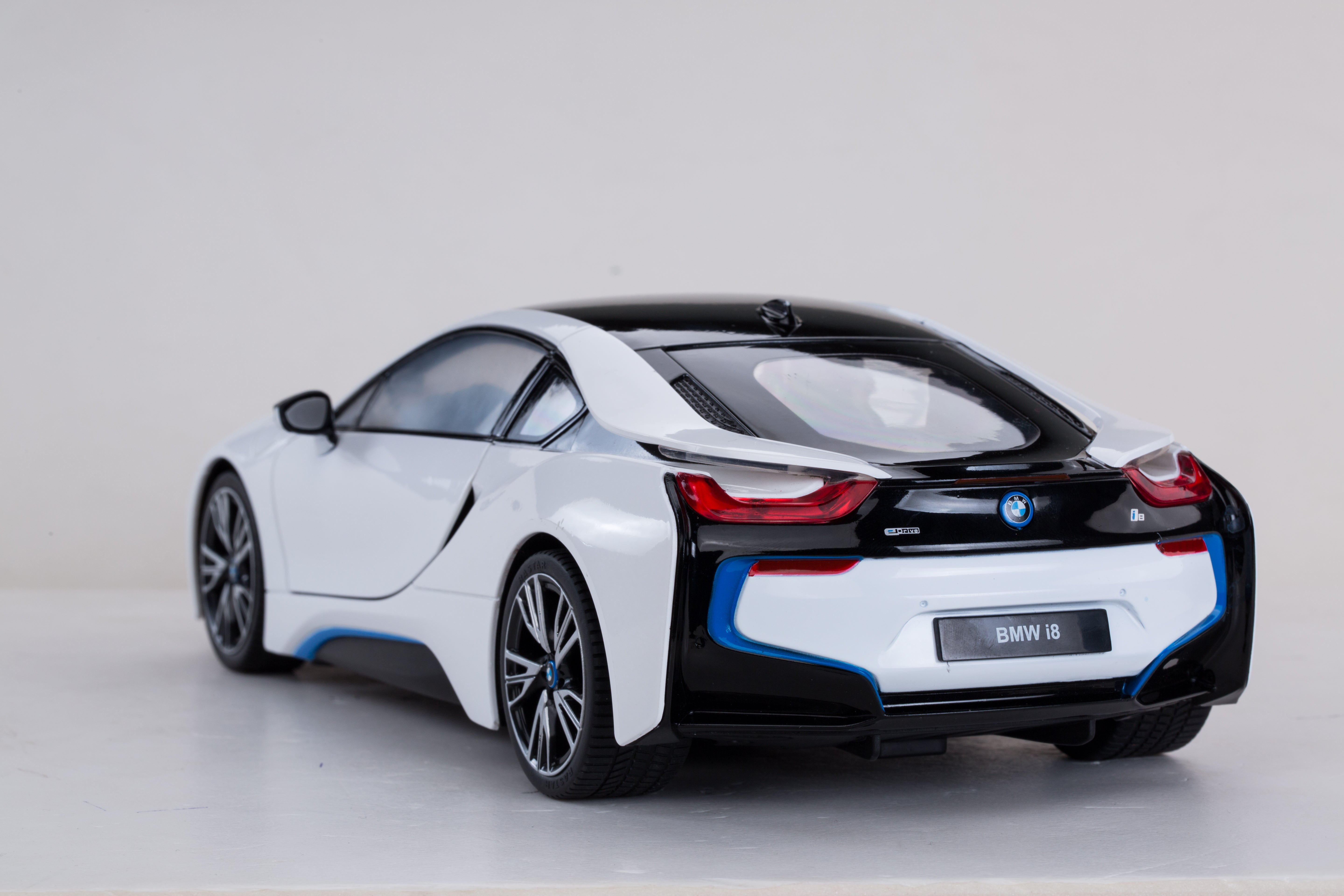 Rastar Licensed 1:14 Radio Control Car with USB Charger - BMW I8