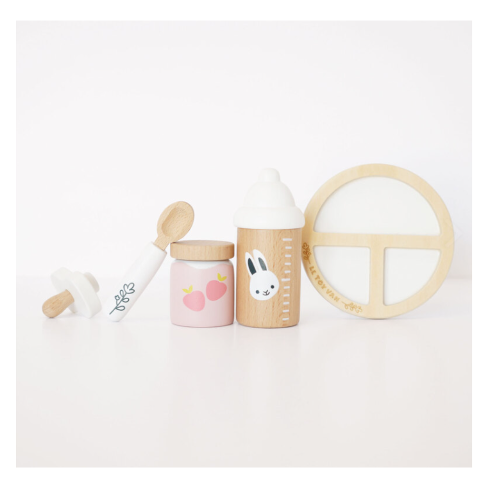 Le Toy Van Doll Nursing Set