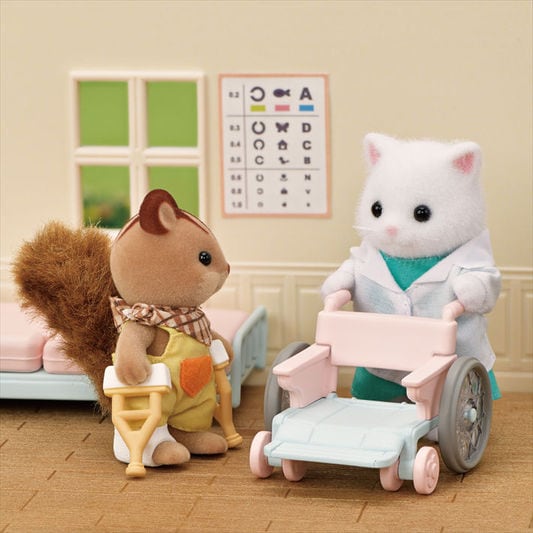 Sylvanian Families Village Doctor Starter Set