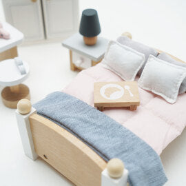 Le Toy Van Daisy Lane Master Bedroom