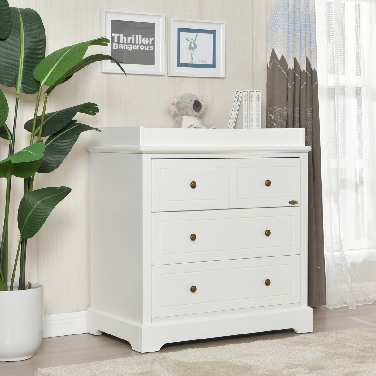 Joy Baby Mia Cot and Comet 4 Drawer Change Table Package