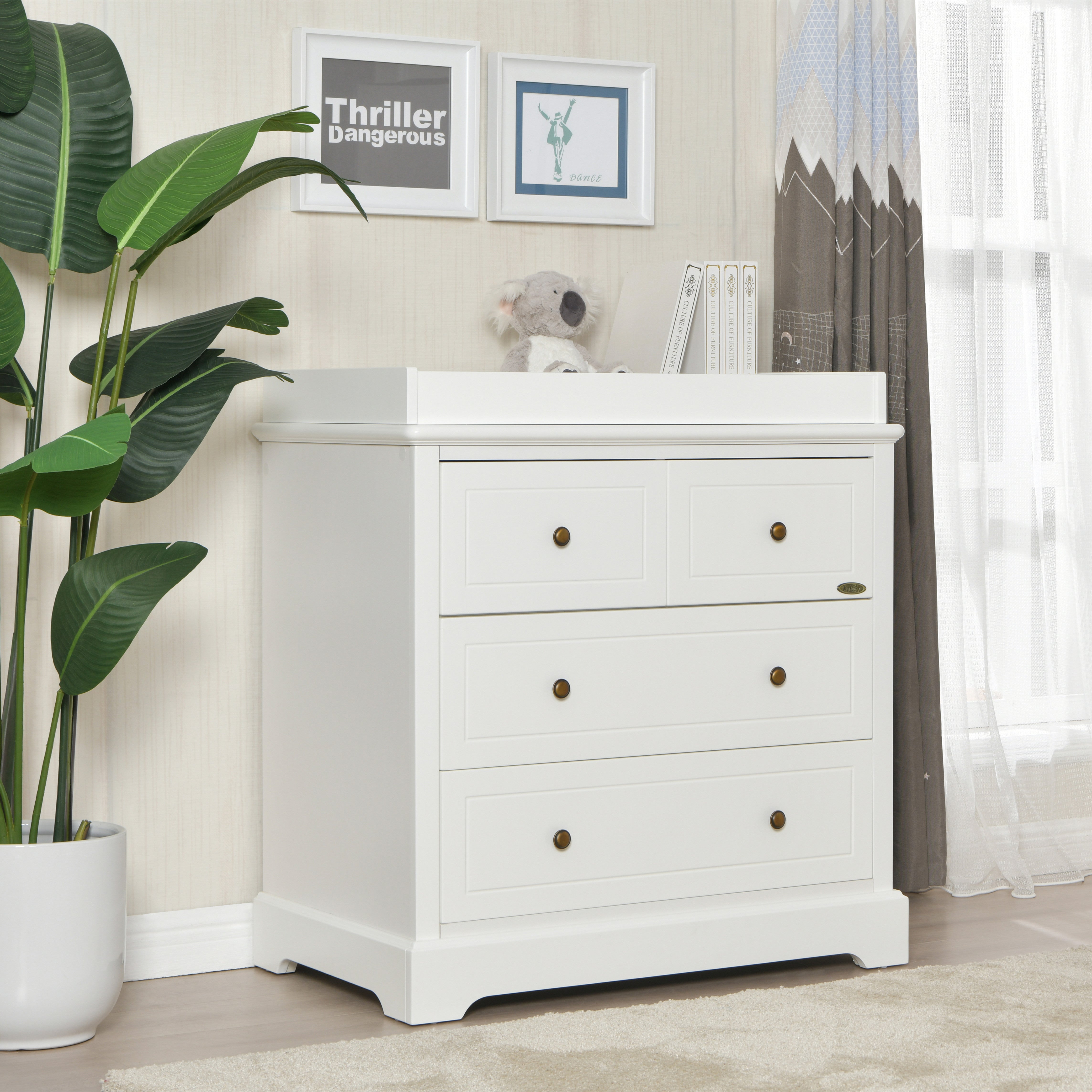 Joy Baby Mia Cot and Comet 4 Drawer Change Table Package