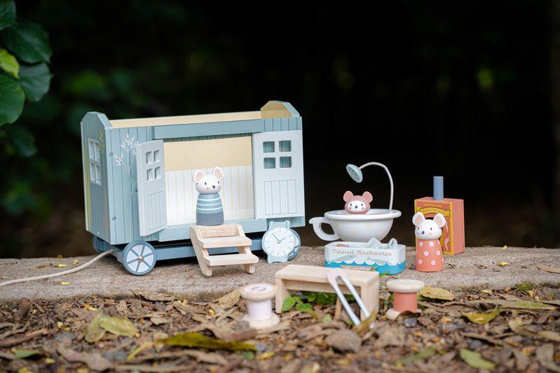 Tender Leaf Toys Secret Meadow Shepherd's Hut