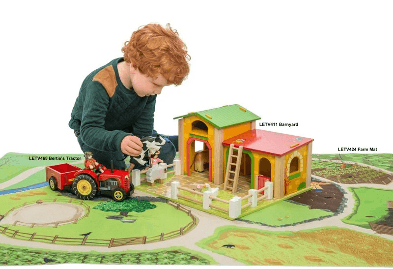 Le Toy Van Barnyard set