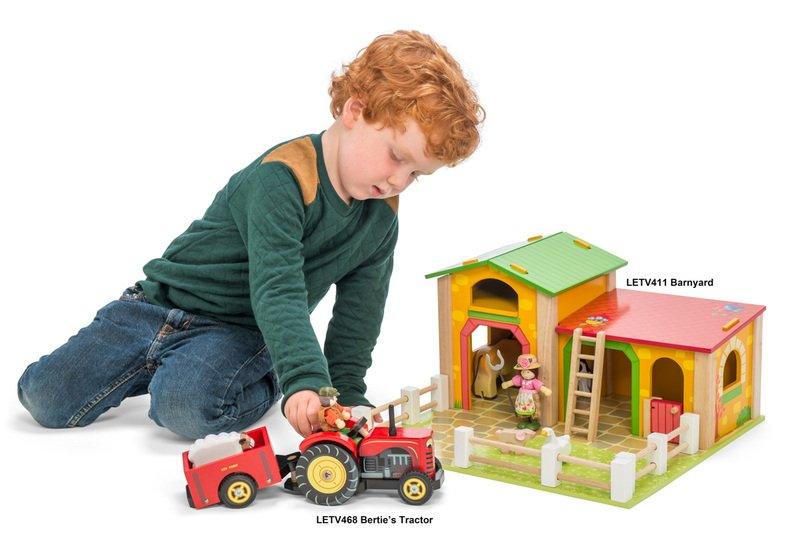 Le Toy Van Barnyard set