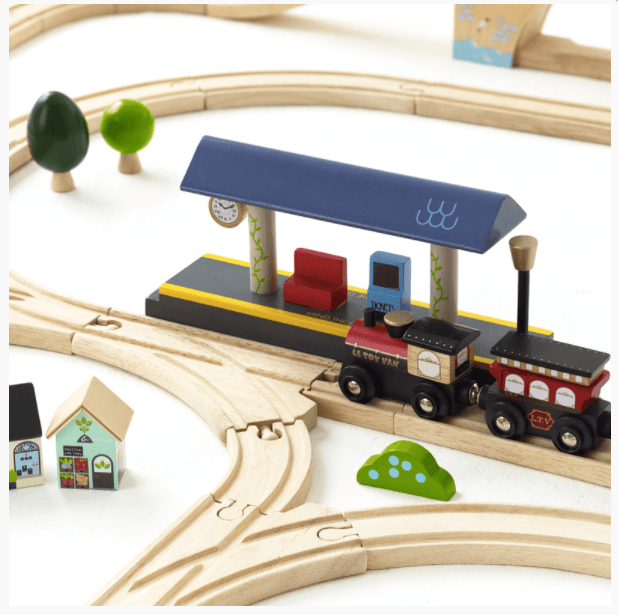 Le Toy Van London Train Set