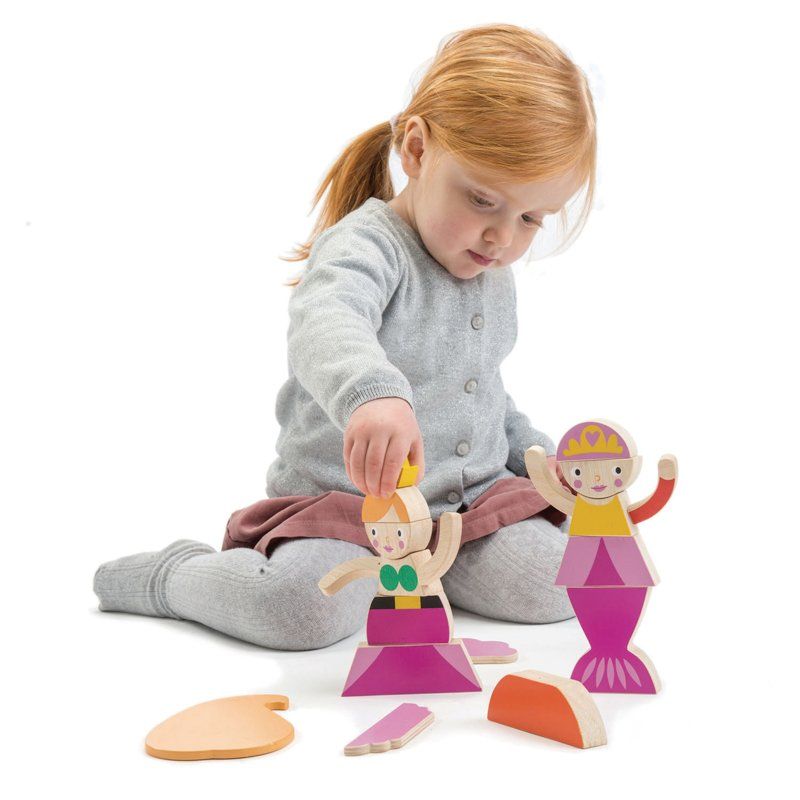 Tender Leaf Toys 15 pc Princess Magblocs